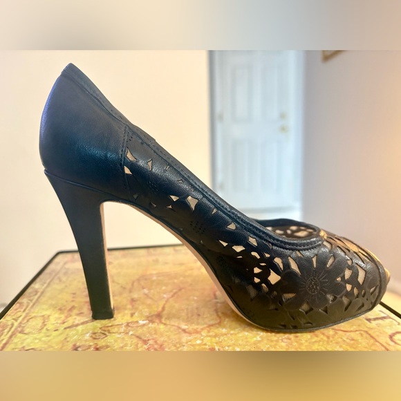 Kate Spade New York Peep-Toe Cutout 4” Heels – Size 6B, EUC - Picture 2 of 11